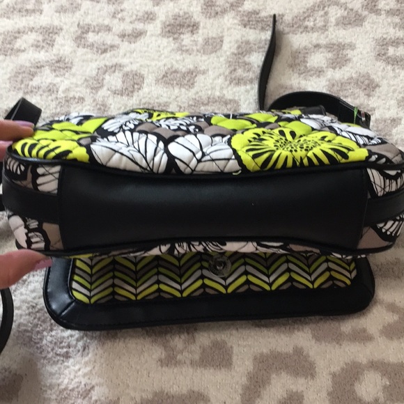 NWT Vera Bradley Citron Crosstown Crossbody - Picture 8 of 8